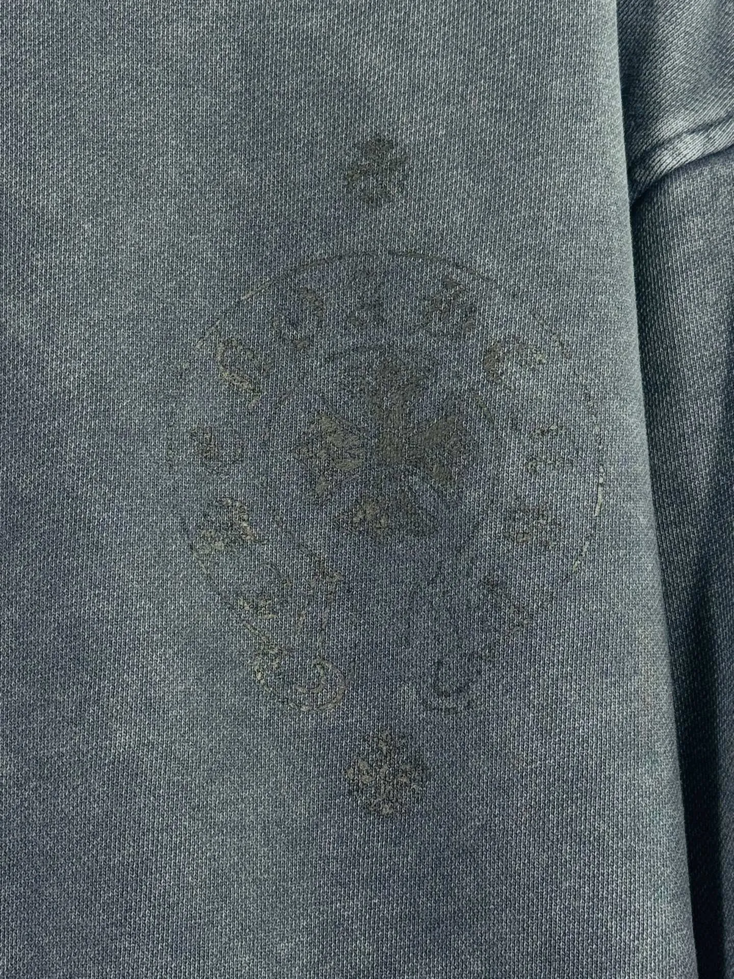 P270 top version, real shot without P, ​​different from market currency) 𝗖𝗵𝗿𝗼𝗺𝗲 𝗛𝗲𝗮𝗿𝘁𝘀/Cro Heart 2025 washed patch embroidery autumn and winter new original single counter American laser burnt 3D three-dimensional color embroidered couple casual sweatshirt 👑The highest version! Customized fabric 430g tripe terry fabric! American acid-washed and distressed original fabric, laser burnt pattern, exquisite embroidery of letters! The best-selling model in the counter, very comfortable to wear. Accessories: original molded and authenticated collar label➕100% silk wash label. Genuine purchase-grade original hangtag➕matching hanging rope➕3D hanging beads➕original packaging bag. Craftsmanship: The original version has consistent wiring! The highest version of the armhole matching technique! Color: Gray Black Size: S M L XL Style No.: 9336